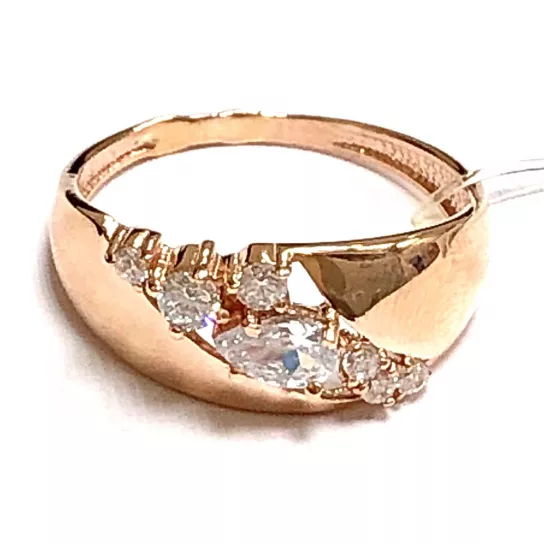 Кольцо с фианитом из золота